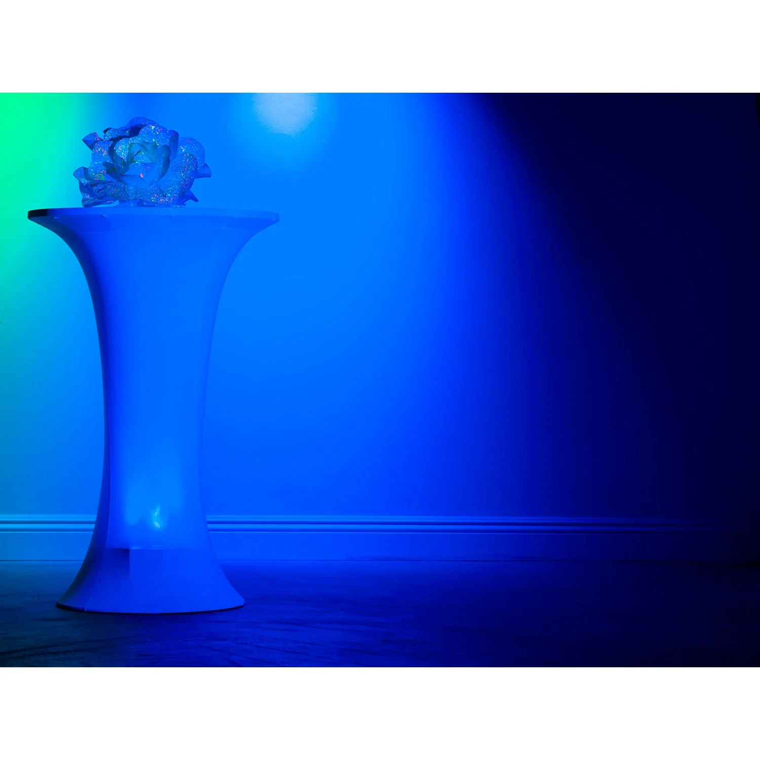 Decor Cocktail Table - Image 11
